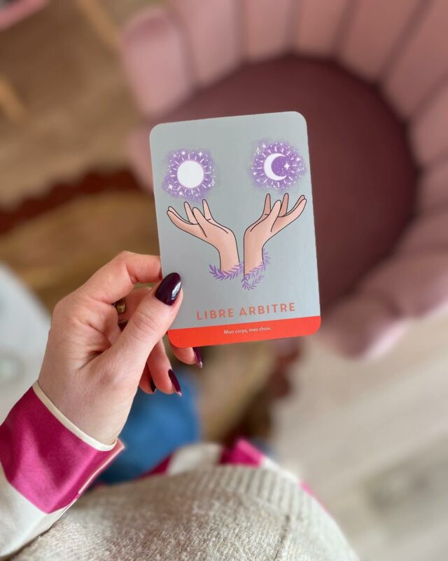 ✊🏼 Tirage matinal « Mon corps, mes choix » 💜 & je vous aide à vous apprivoiser, comprendre, assumer… en vous laissant votre libre arbitre. 

J’accompagne en douceur au quotidien des femmes (et des hommes aussi je ne le rappelle jamais assez) qui vivent des expériences qui altèrent leur image et qui ressentent le besoin d’être guidé.es : 
⚡️les grossesses, l’accouchement, le post-partum 
⚡️les maladies telles que le cancer, dysmorphobie ou troubles alimentaires
⚡️les interventions chirurgicales (Sleeve…)
⚡️les opérations esthétiques (augmentation ou réduction mammaire…)

Je suis là 🙏🏻
•••
#tiragedecartes #oraclecards #librearbitre #conseilenimage #oyarelooking #bodypositive