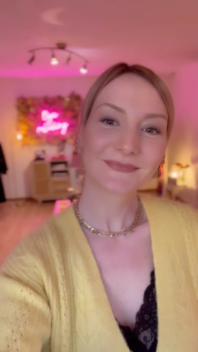 Makeup 👄 ou comment corriger une asymétrie et pulper des « bébés » lèvres naturellement & en 30 secondes seulement ! 

Vous aimez ce genre de vidéo ? 🎬

Crayon @zaomakeup_official dispo à l’agence @oyarelooking en tant que dépositaire agréé de la marque française bio, clean et végane 🇫🇷 🌱🐰
•••
#makeup #lipgoals #maquillagelevres #zaomakeup #beauté #conseilenimage #levresnaturelles #conseilmaquillage #conseilmakeup